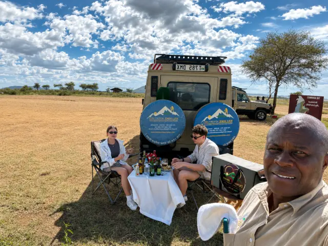 A bush picnic with our guide