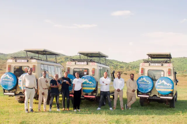 Our guides and safari fleet